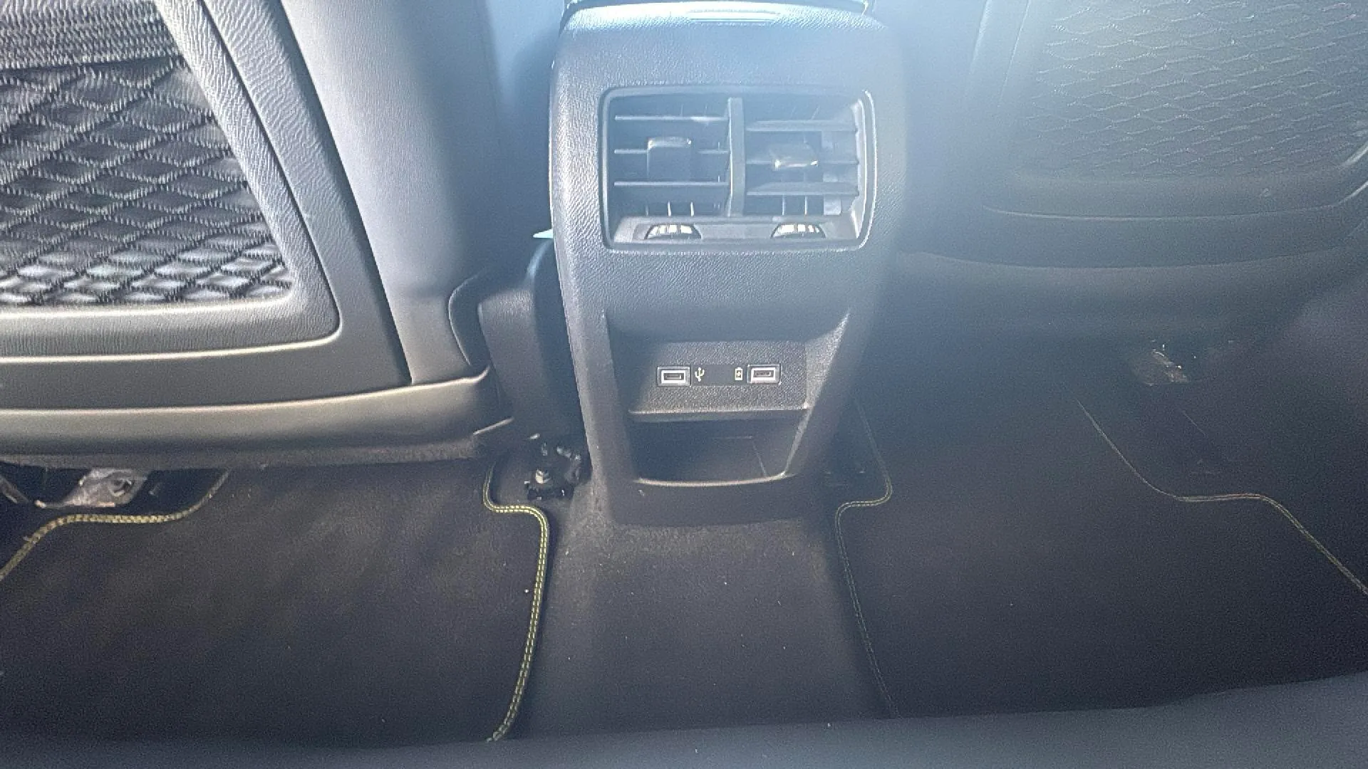 Peugeot 308 GT PureTech 130 EAT8 - foto 26