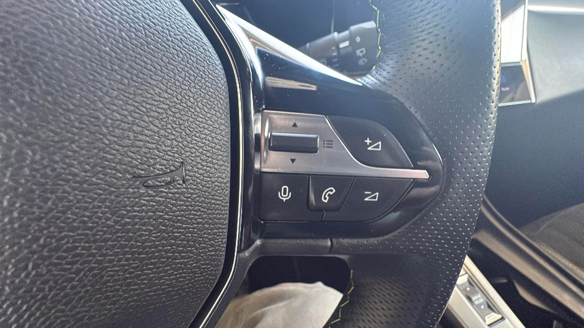 Peugeot 308 GT PureTech 130 EAT8 - foto 13