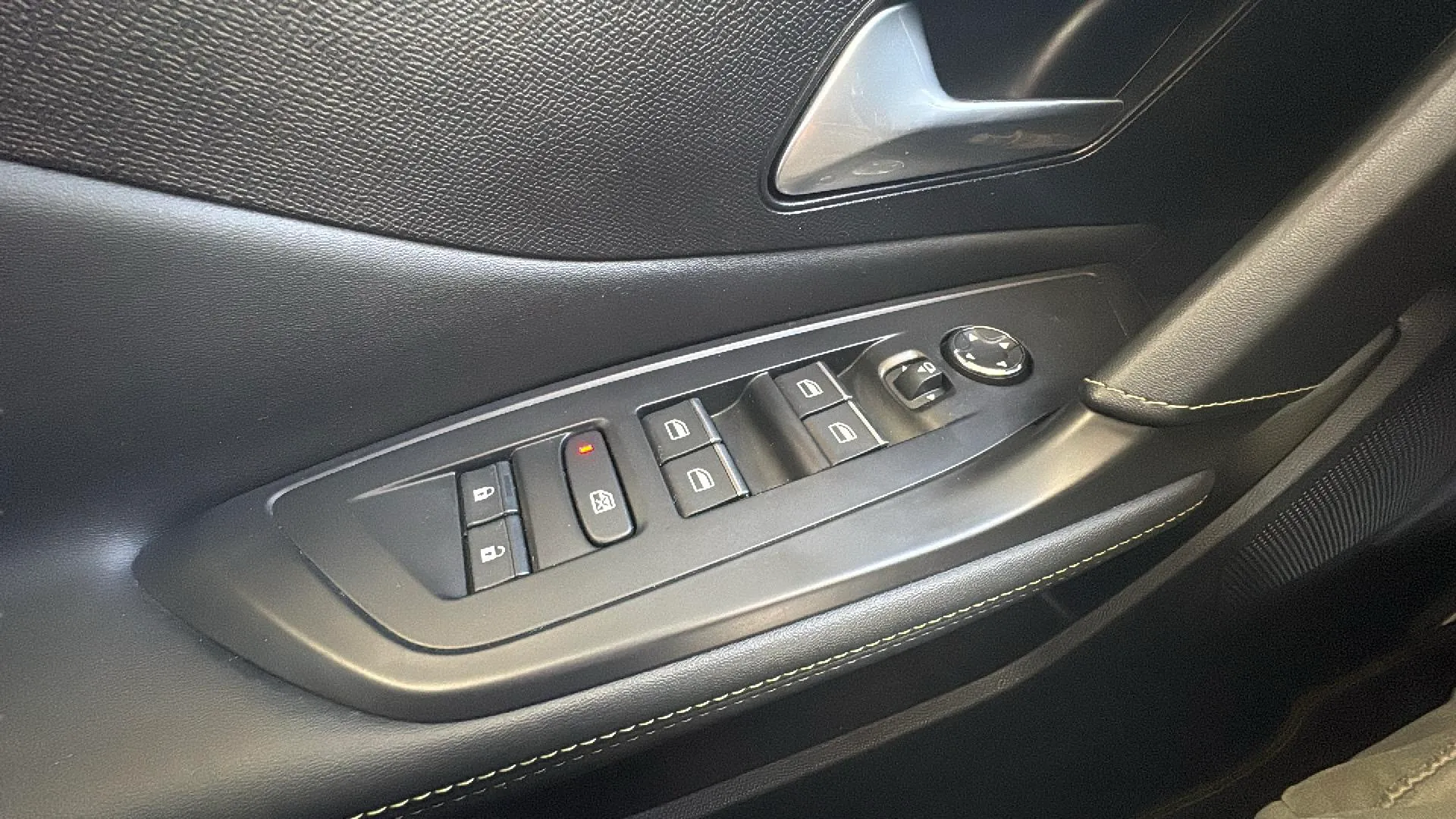 Peugeot 308 GT PureTech 130 EAT8 - foto 16