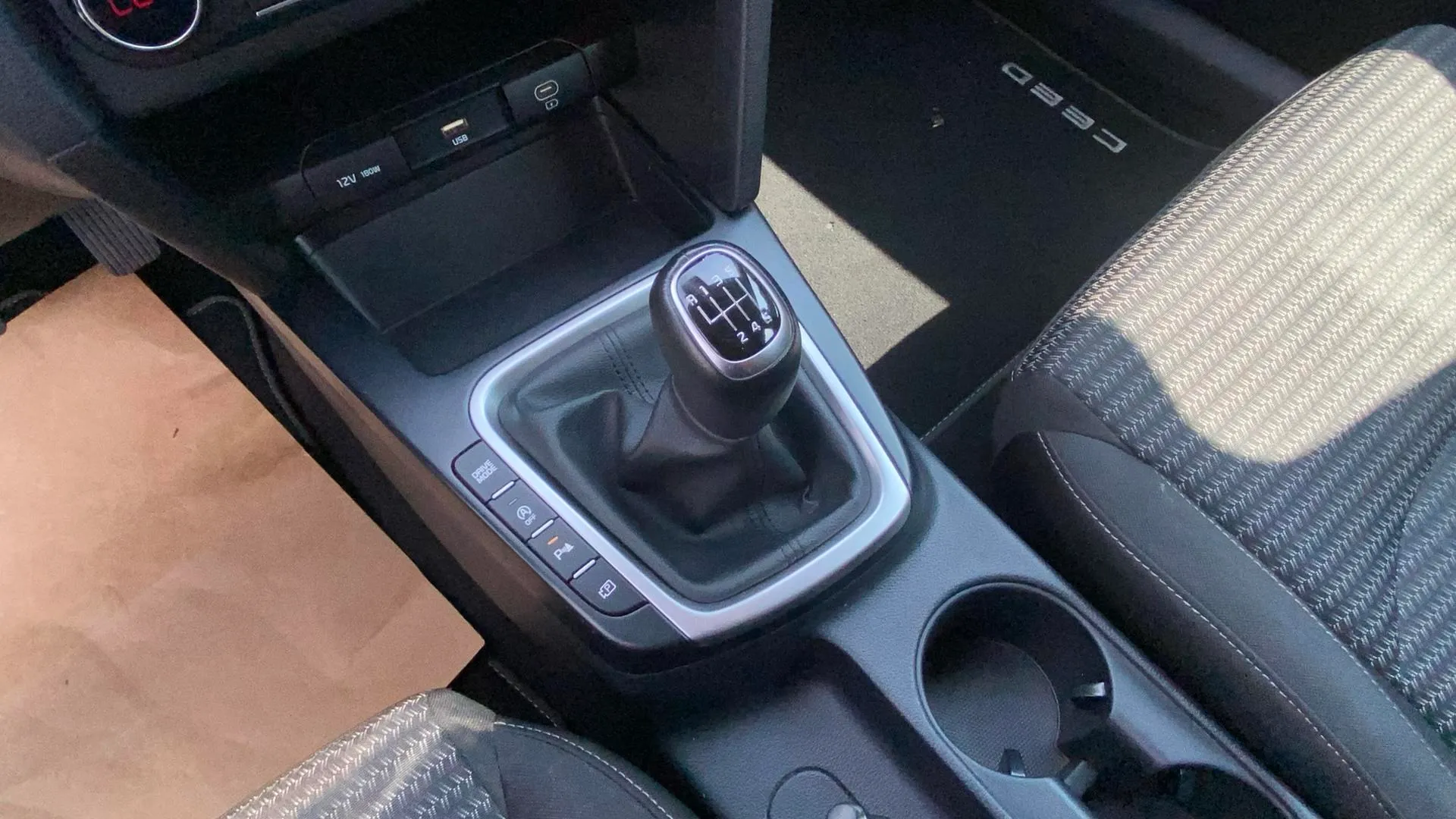 Kia Ceed 1.6 MHEV iMT Drive - foto 19