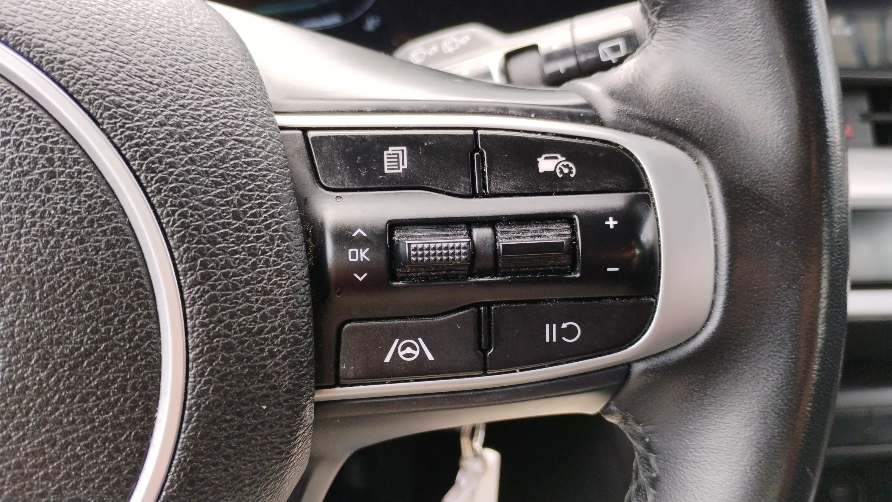 Kia Sportage 1.6 CRDi MHEV Business 4x2 - foto 17
