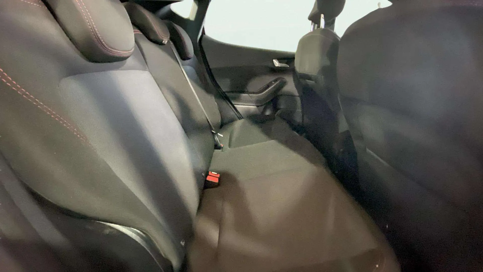 Ford Fiesta 1.0 EcoBoost MHEV ST-Line - foto 14