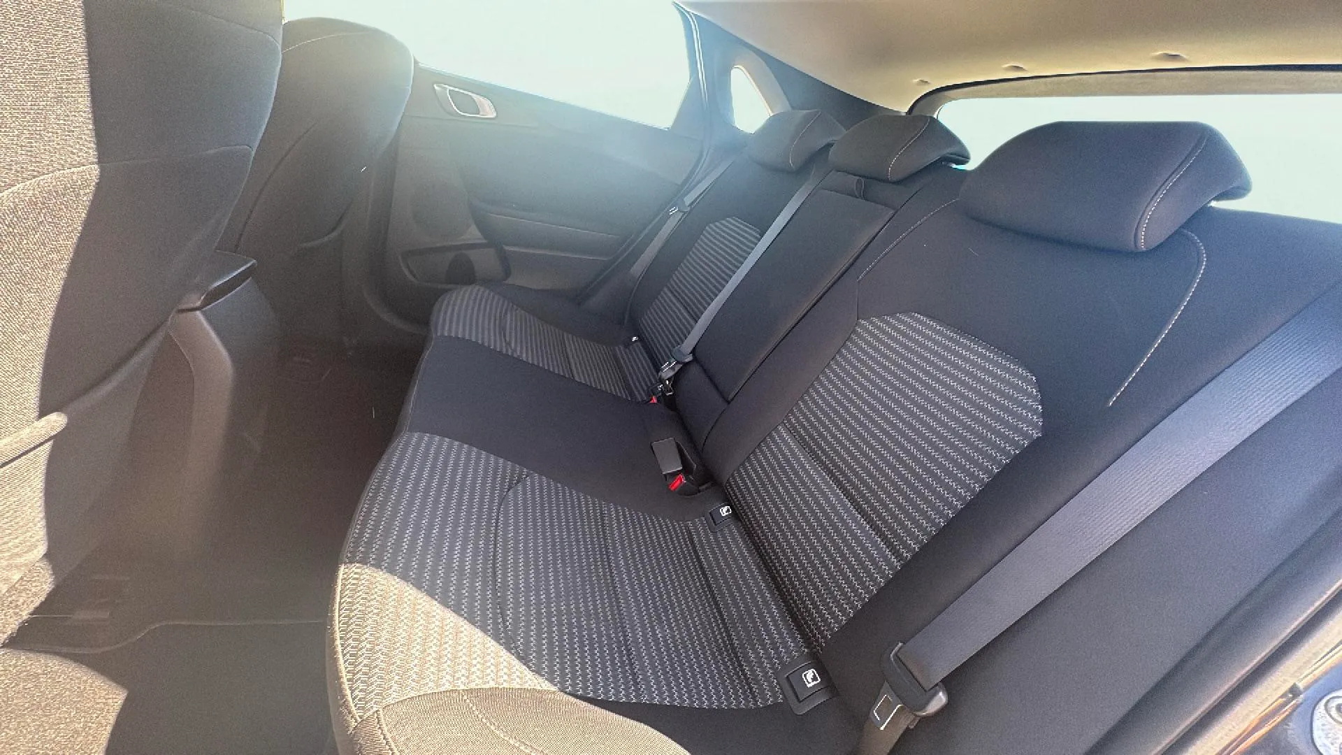 Kia Ceed 1.6 MHEV iMT Drive - foto 25