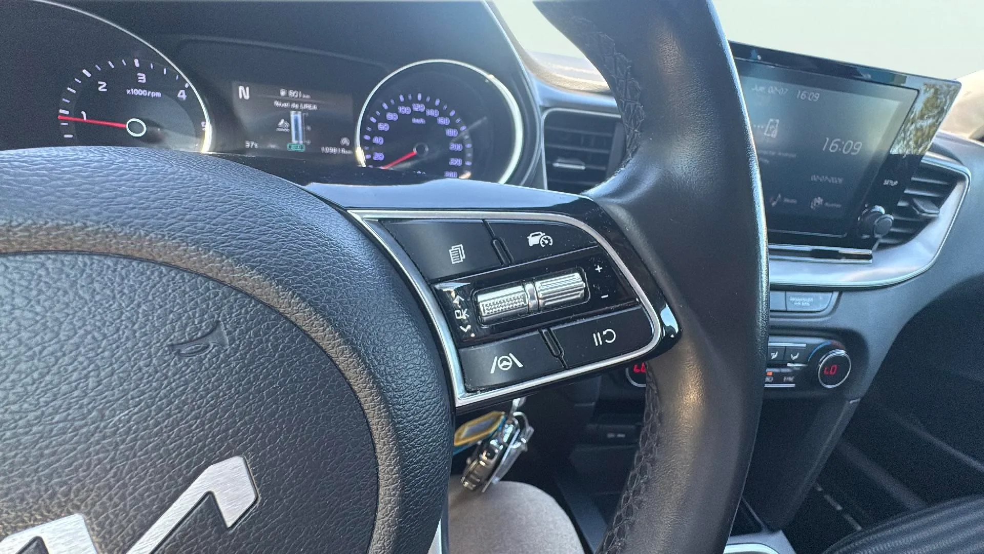 Kia Ceed 1.6 MHEV iMT Drive - foto 12