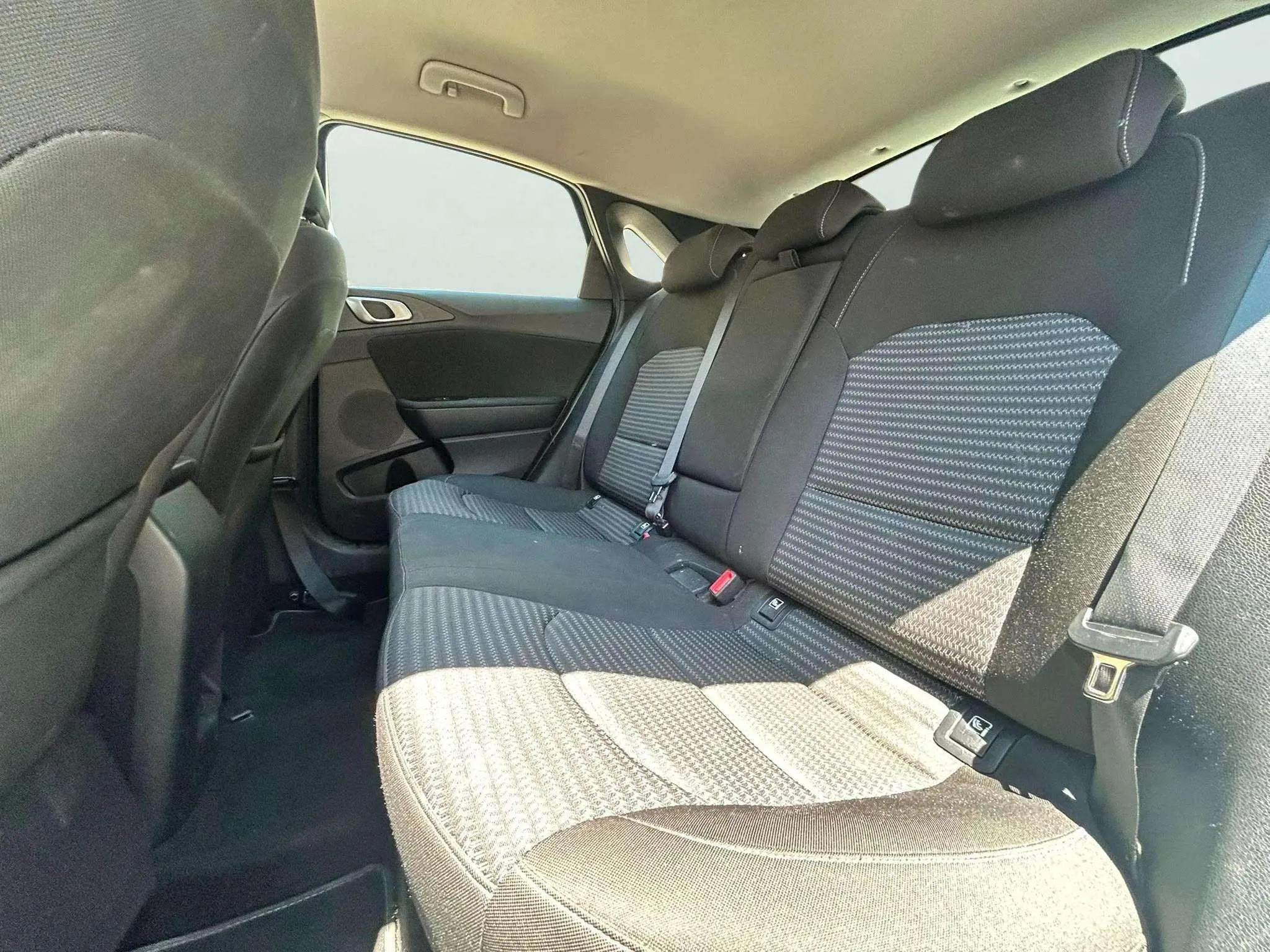 Kia Ceed 1.6 MHEV iMT Drive - foto 25