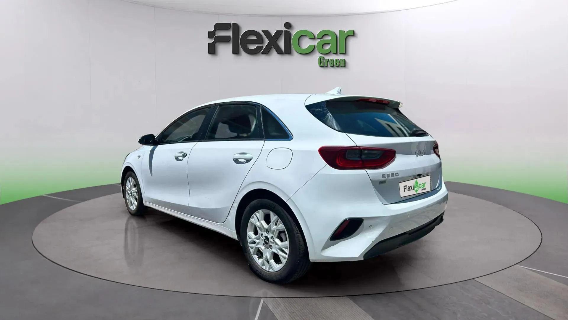 Kia Ceed 1.6 MHEV iMT Drive - foto 7