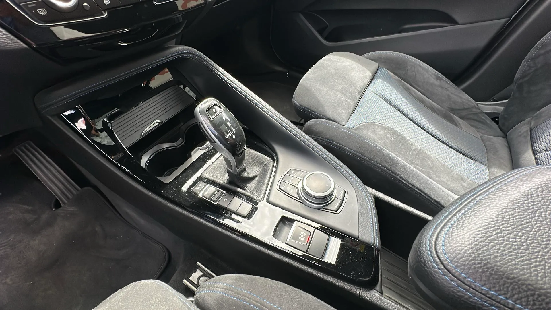 BMW X1 sDrive18d - foto 11