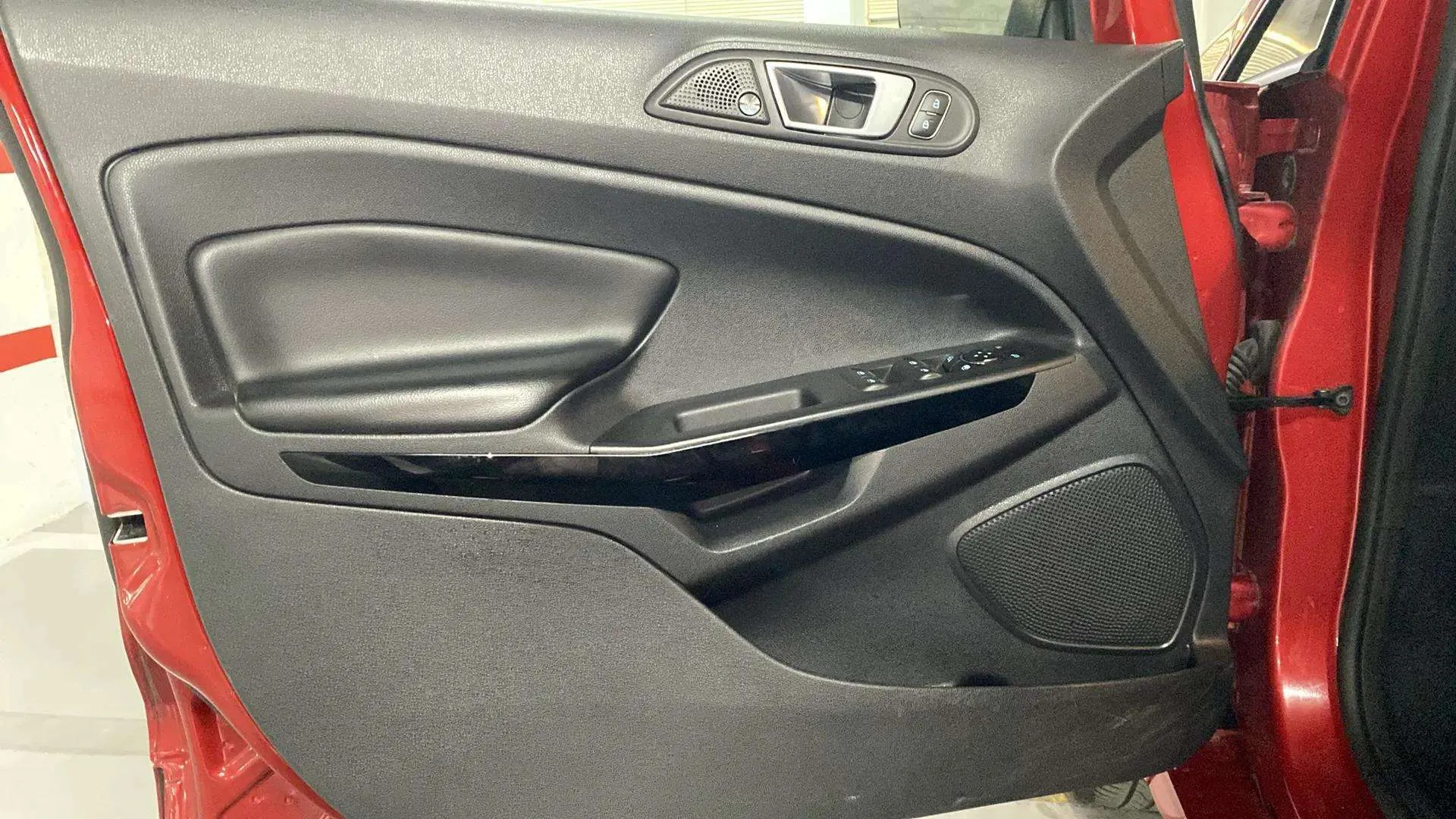 Ford EcoSport 1.0T EcoBoost ST Line - foto 29