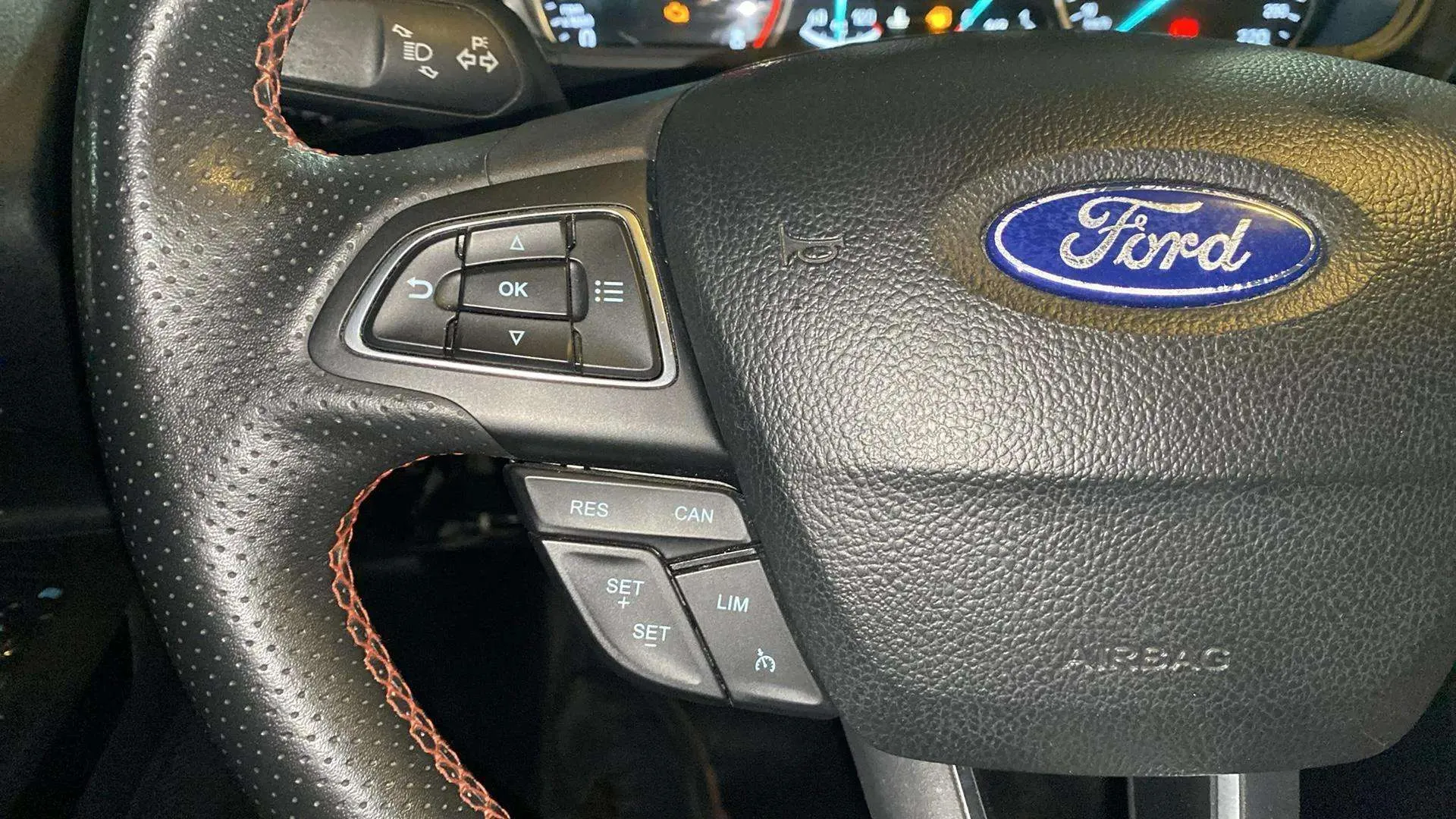 Ford EcoSport 1.0T EcoBoost ST Line - foto 11