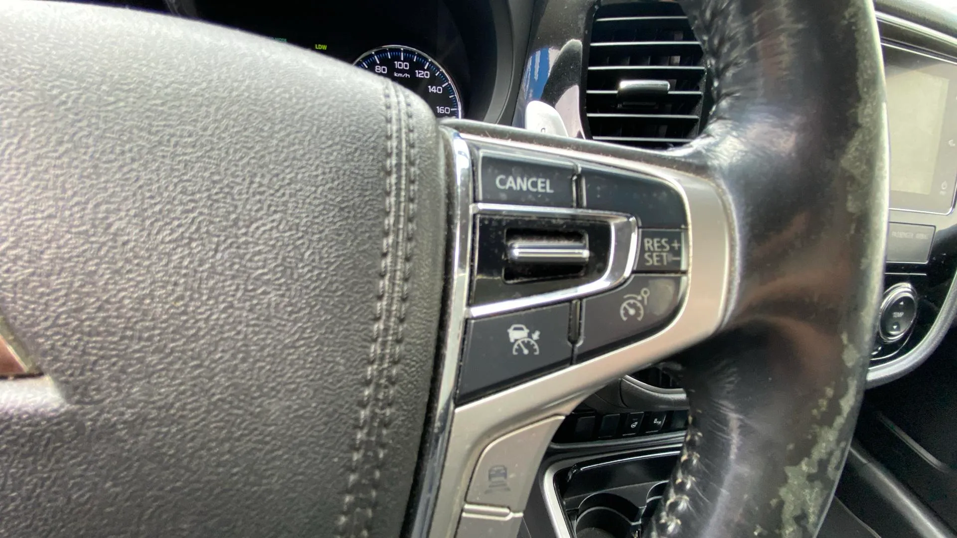 Mitsubishi Outlander 2.0 PHEV Kaiteki 4WD - foto 16