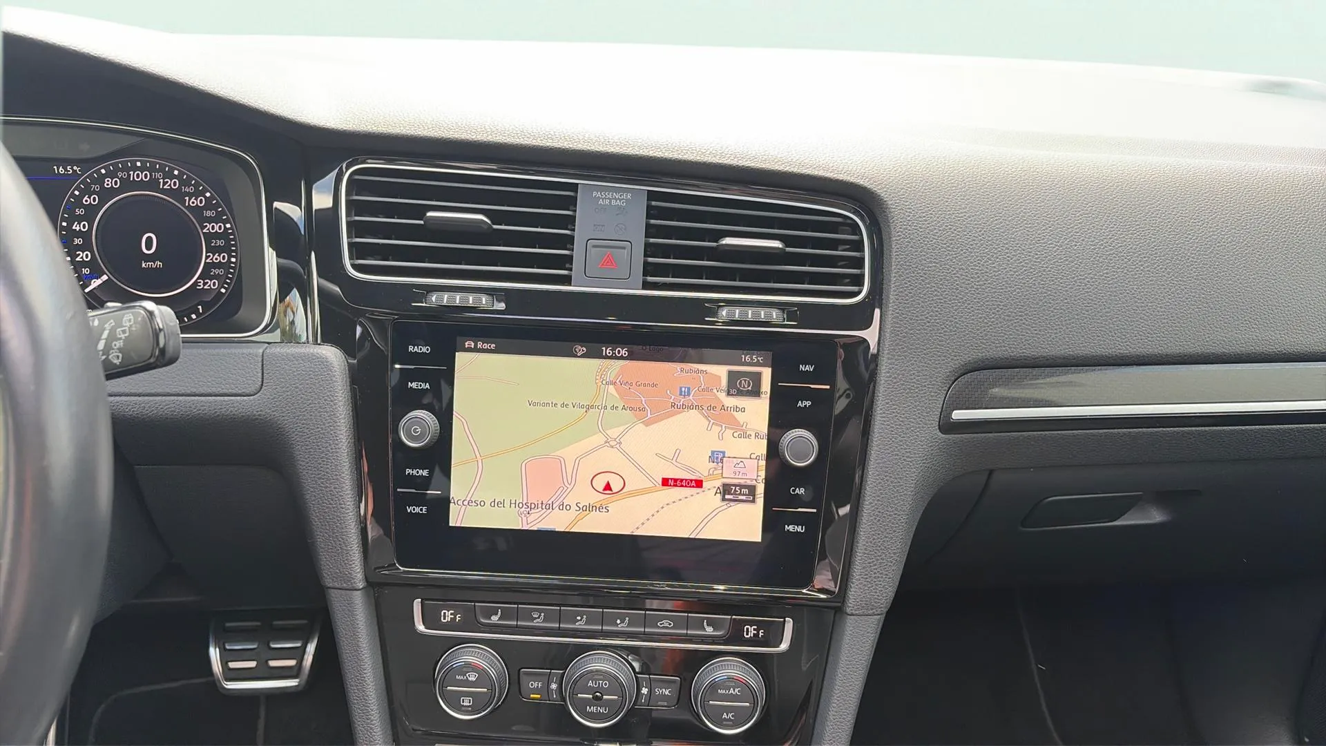 Volkswagen Golf R 2.0 TSI 4Motion DSG - foto 17