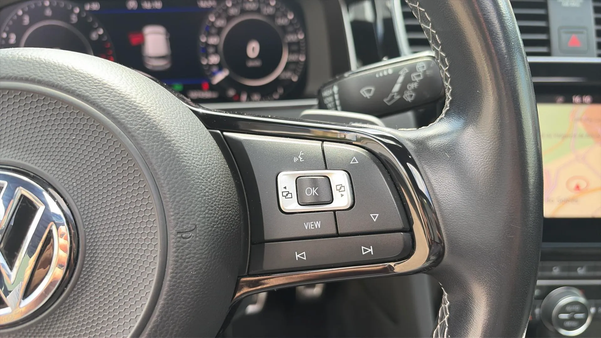 Volkswagen Golf R 2.0 TSI 4Motion DSG - foto 16