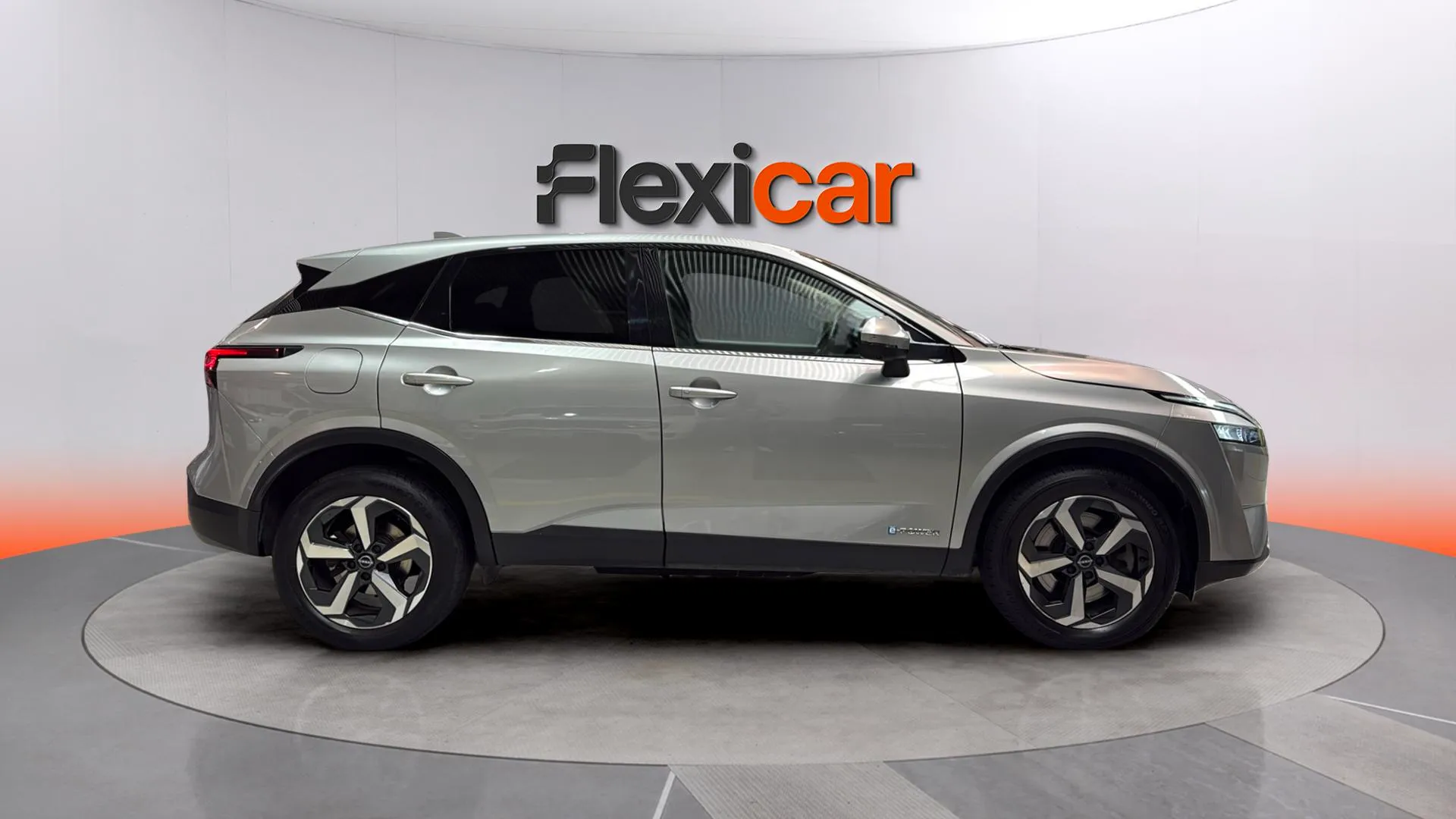Nissan Qashqai DIG-T Xtronic N-Connecta - foto 8