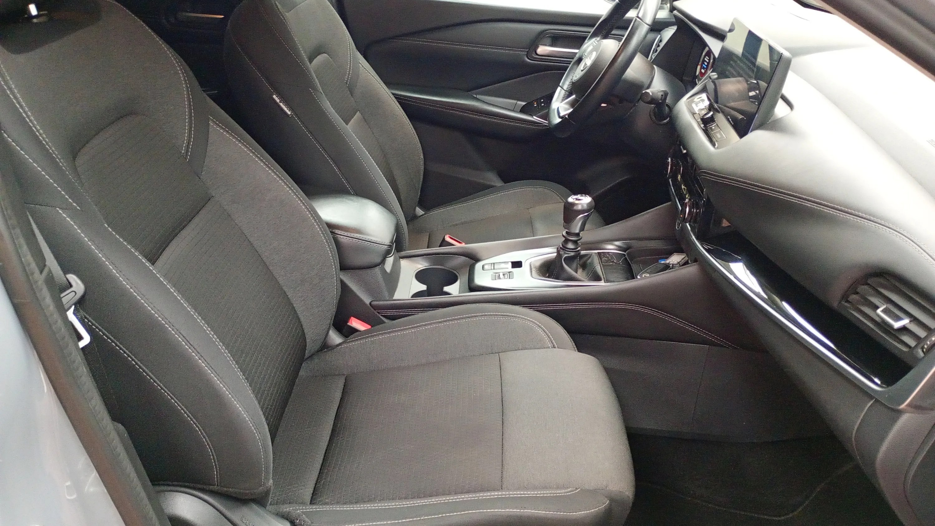 Nissan Qashqai DIG-T N-Connecta - foto 18