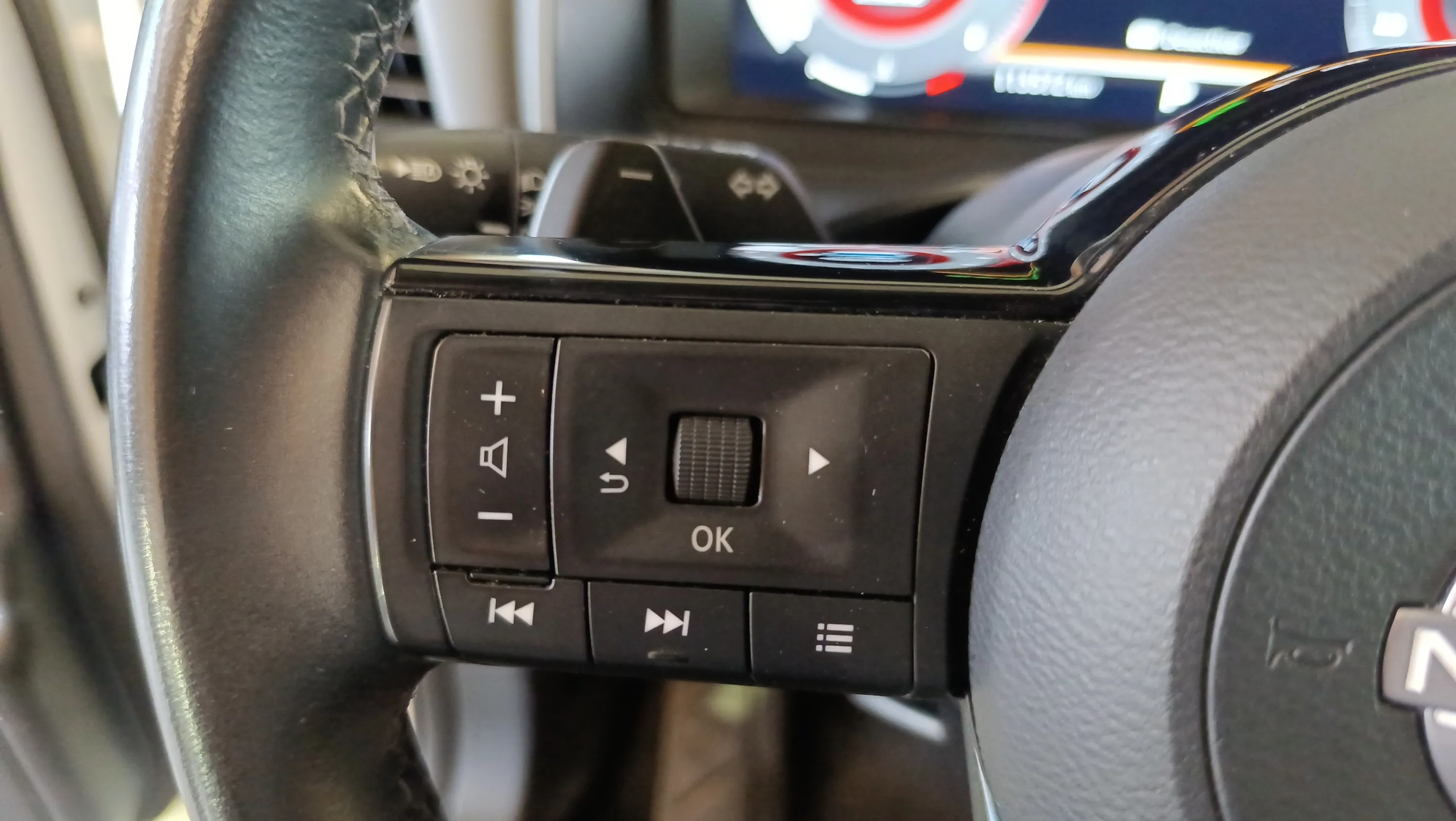 Nissan Qashqai DIG-T Xtronic N-Connecta - foto 11