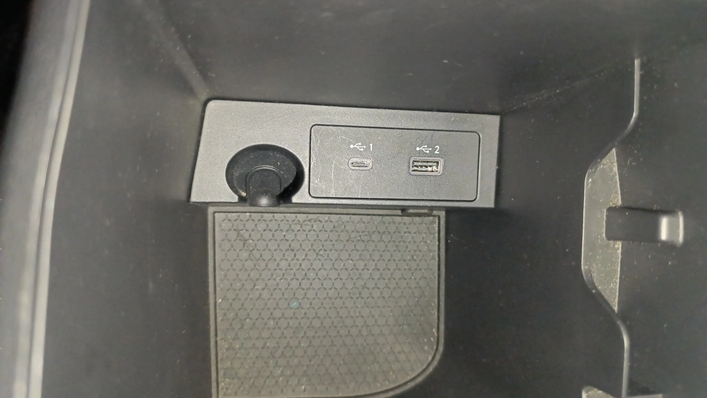 Nissan Qashqai DIG-T Xtronic N-Connecta - foto 31