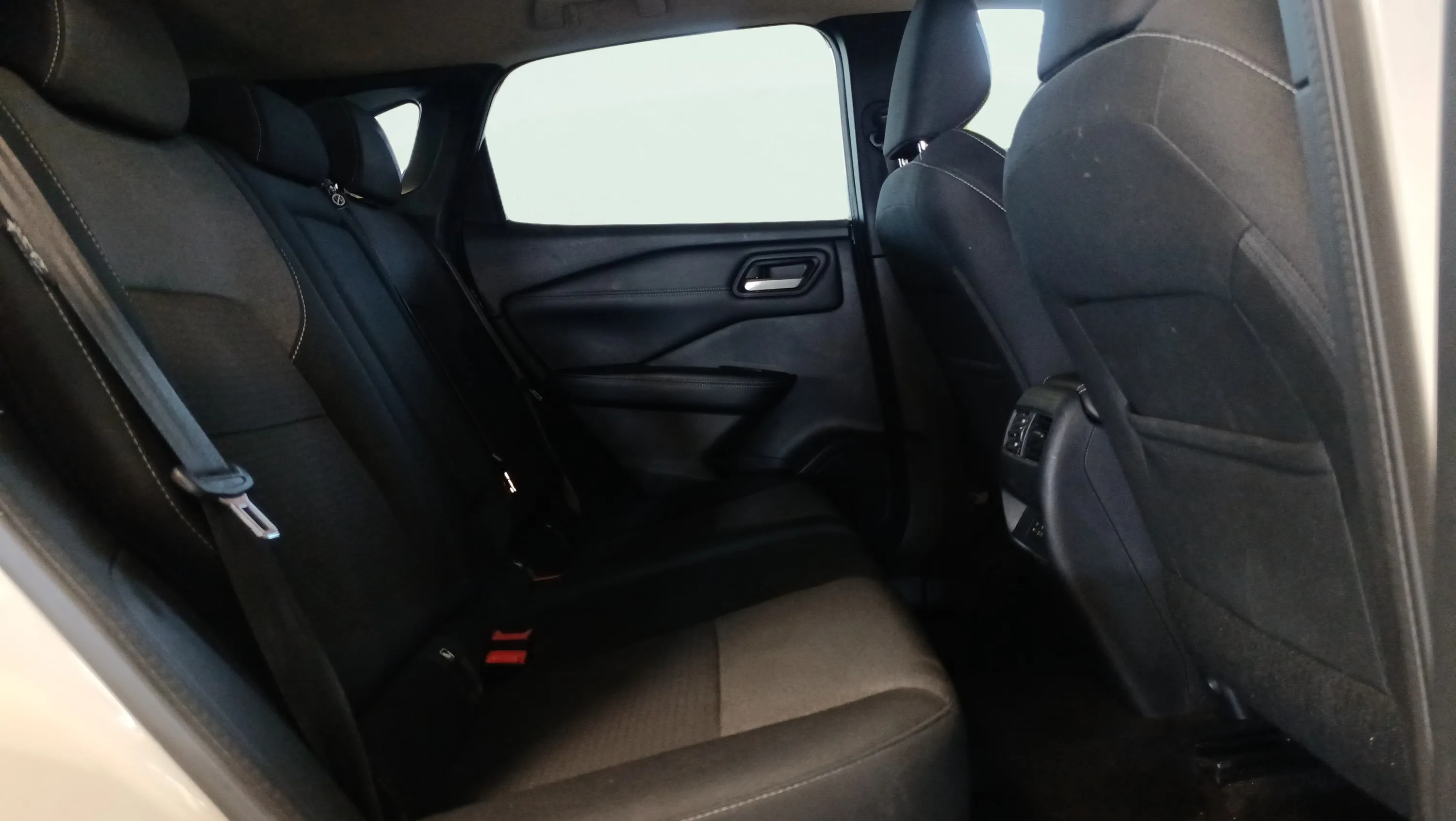 Nissan Qashqai DIG-T Xtronic N-Connecta - foto 37