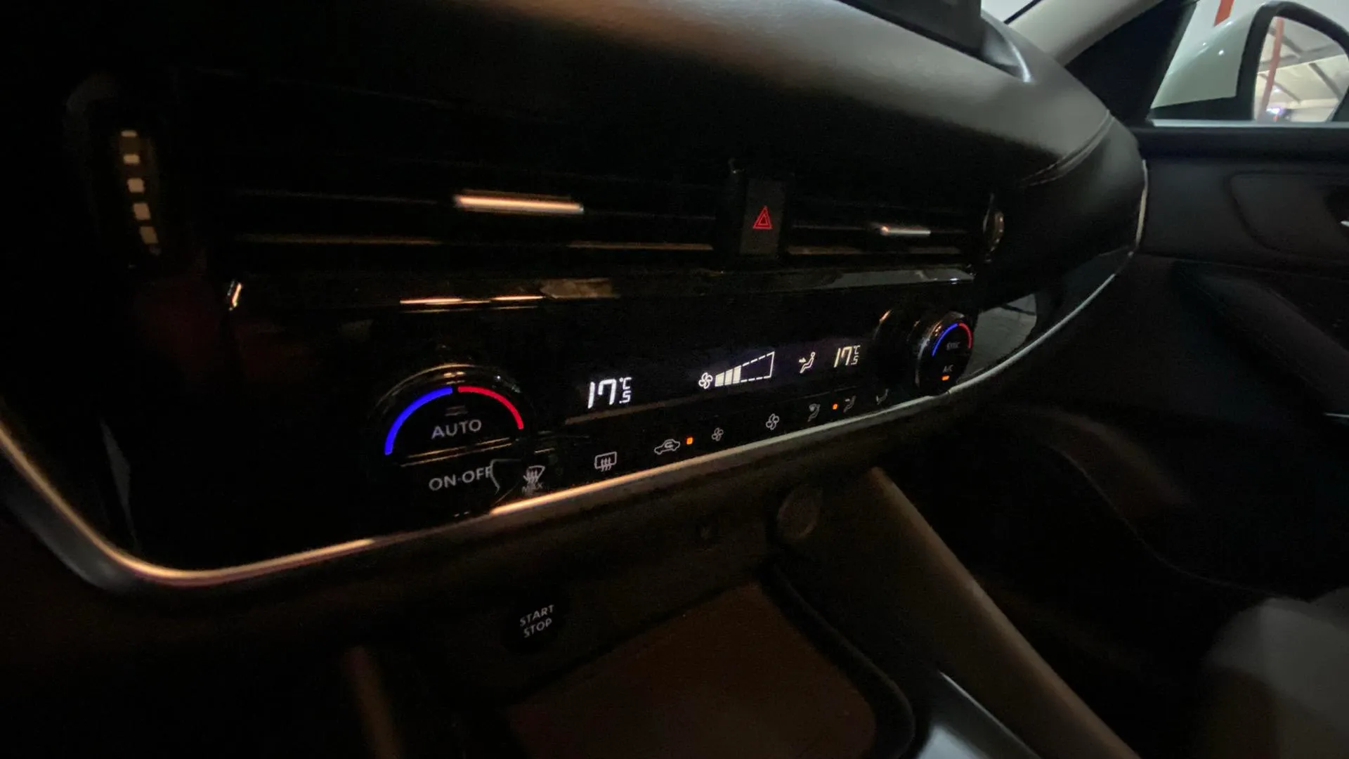 Nissan Qashqai DIG-T mHEV Xtronic 4x4 N-Connecta - foto 11