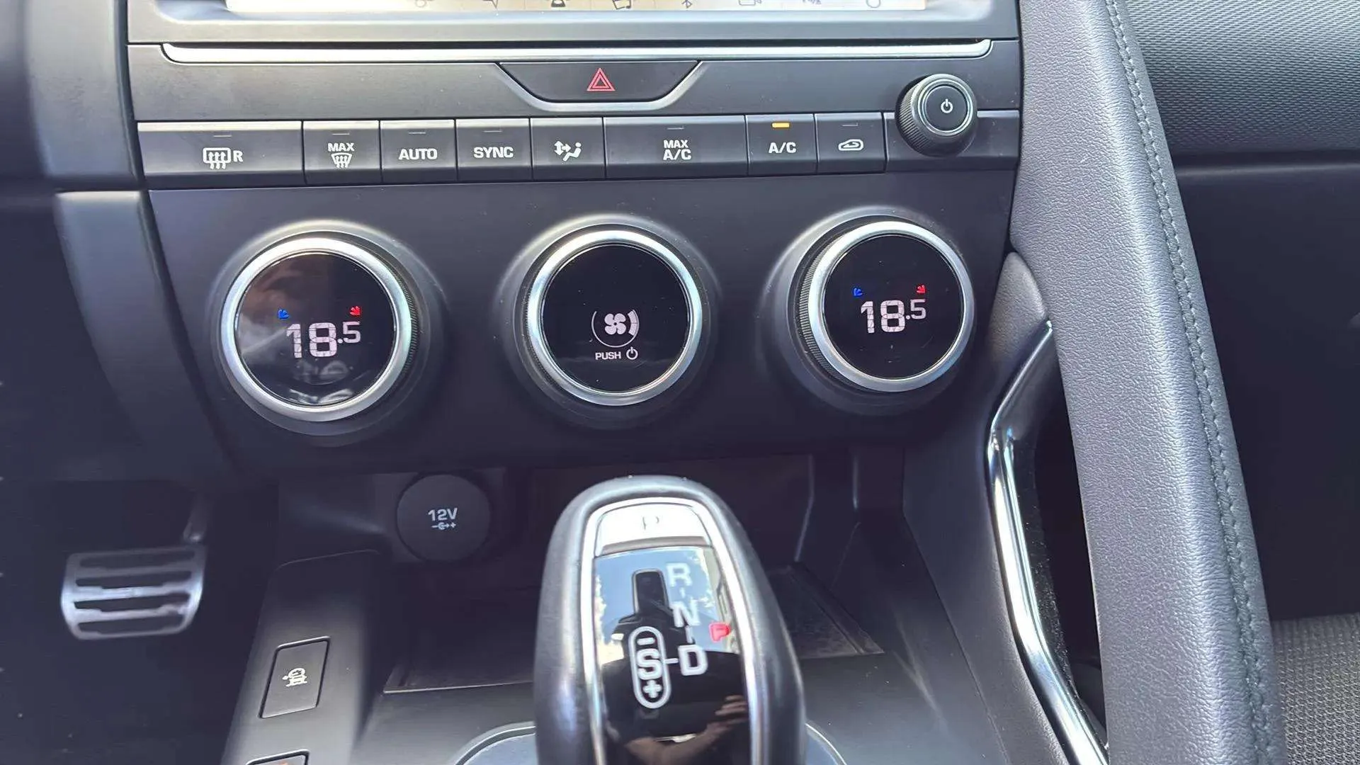 Jaguar E-Pace 2. R-Dynamic 4WD - foto 22