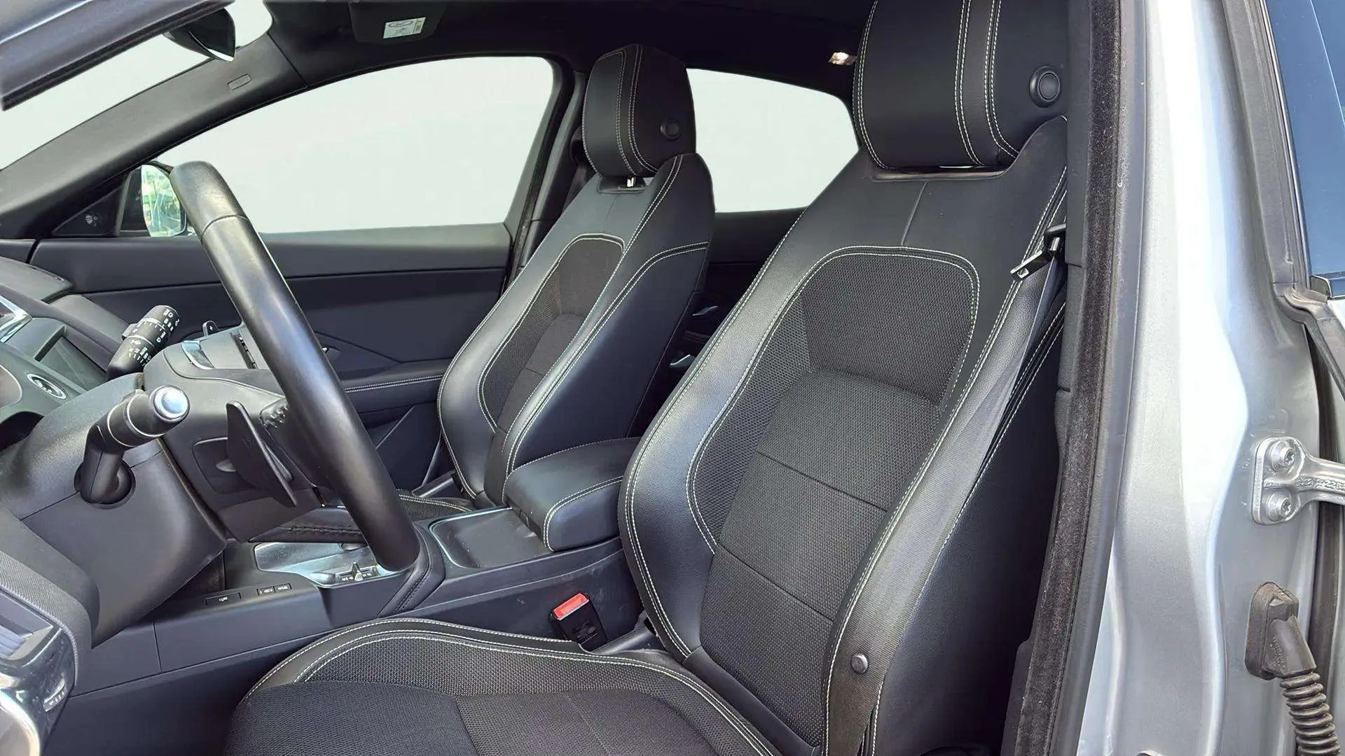 Jaguar E-Pace 2. R-Dynamic 4WD - foto 11