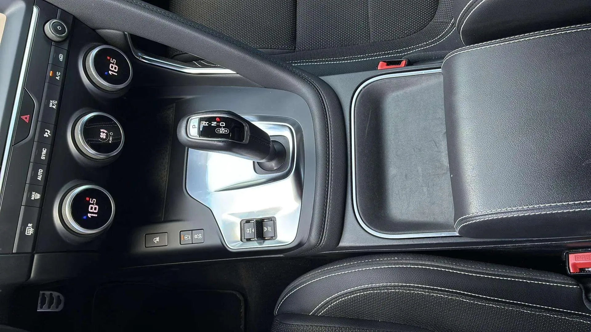 Jaguar E-Pace 2. R-Dynamic 4WD - foto 21