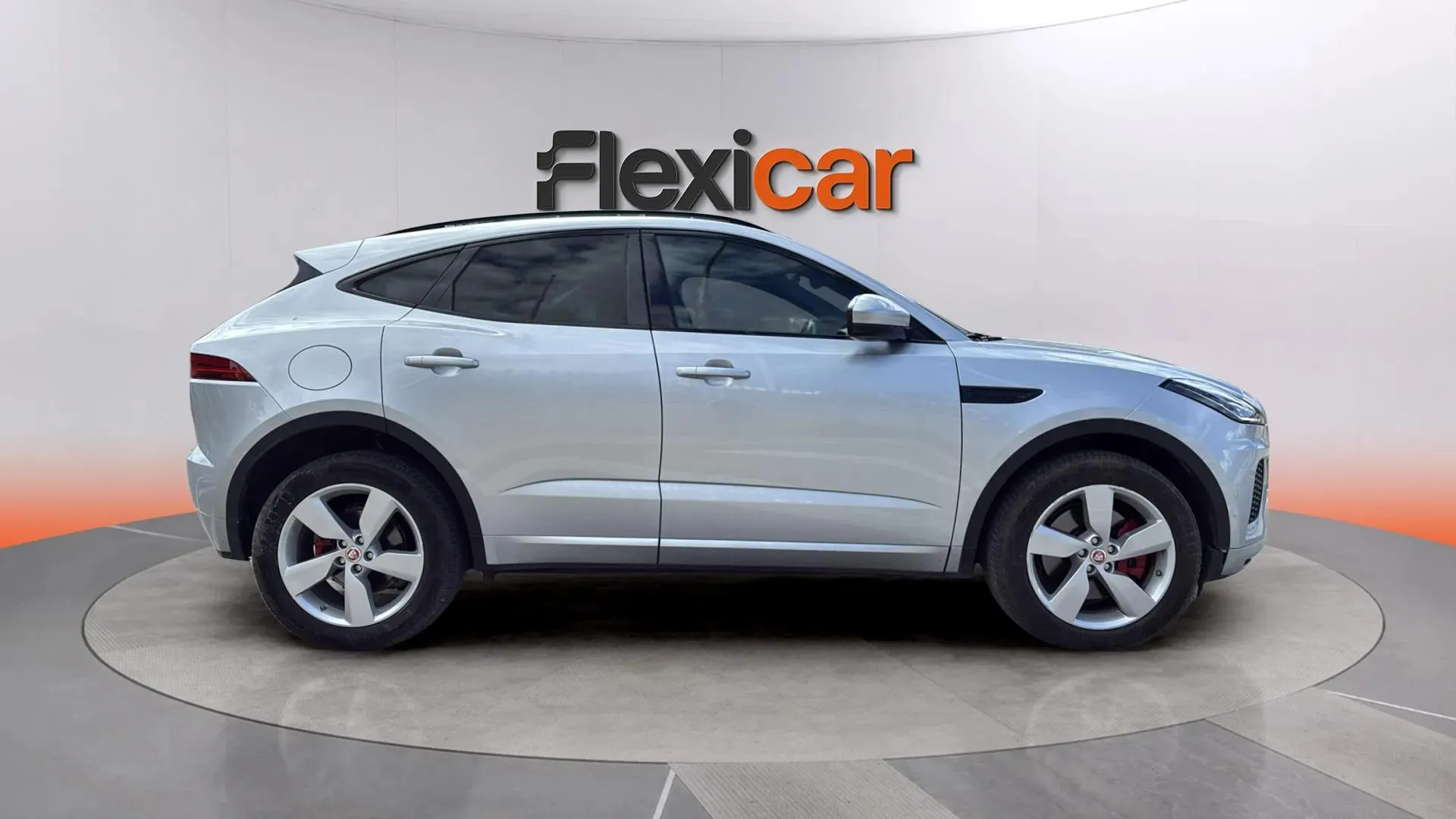 Jaguar E-Pace 2. R-Dynamic 4WD - foto 8