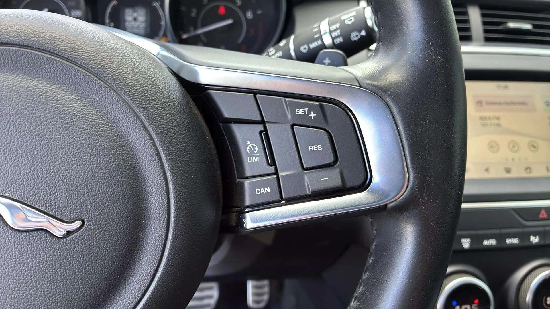Jaguar E-Pace 2. R-Dynamic 4WD - foto 18