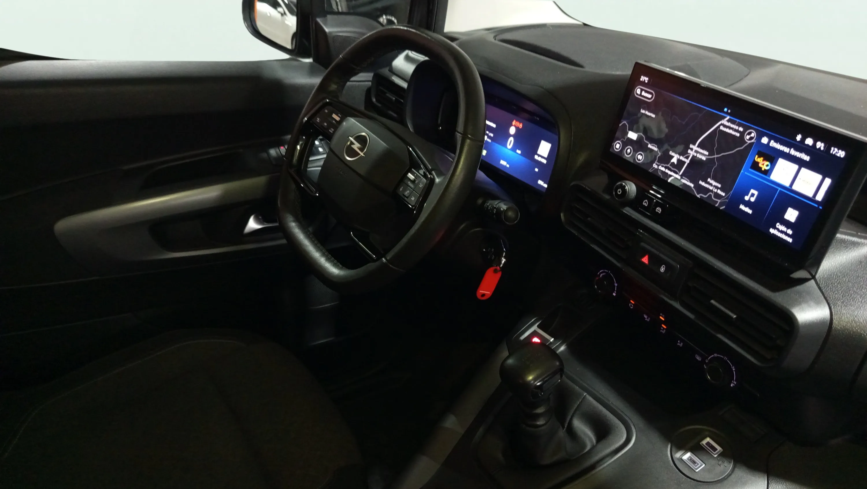 Opel Combo 1.5 Td MT6 €6.4 - foto 27