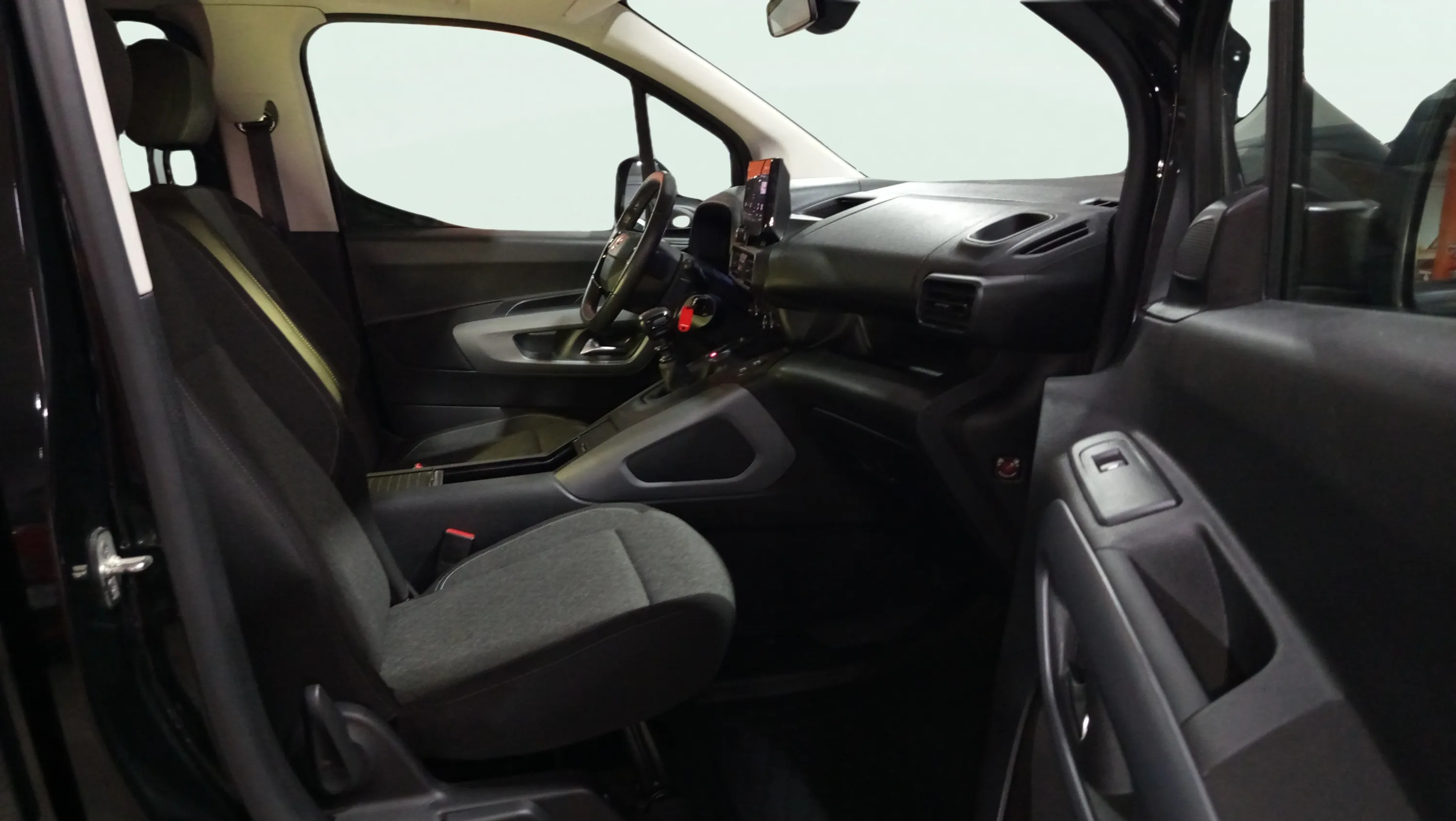 Opel Combo 1.5 Td MT6 €6.4 - foto 13