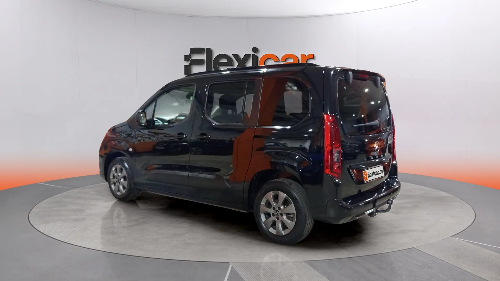 Opel Combo 1.5 Td MT6 €6.4 - foto 8