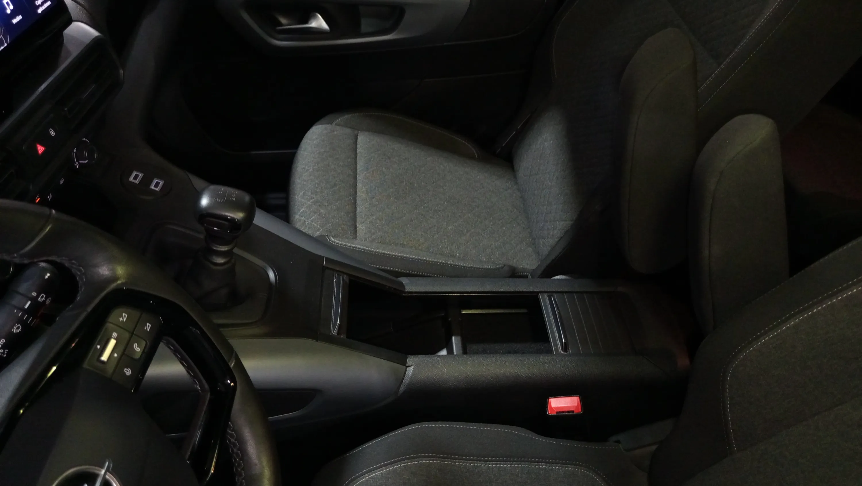 Opel Combo 1.5 Td MT6 €6.4 - foto 17
