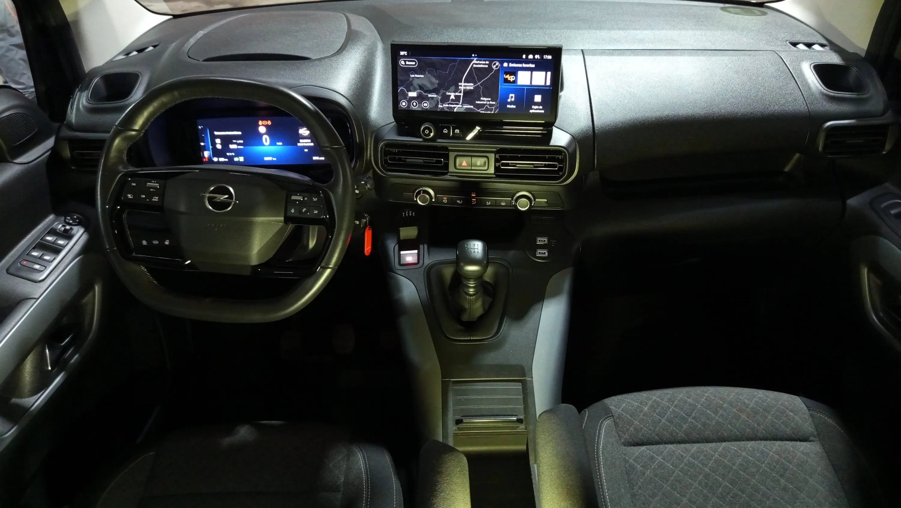 Opel Combo 1.5 Td MT6 €6.4 - foto 22