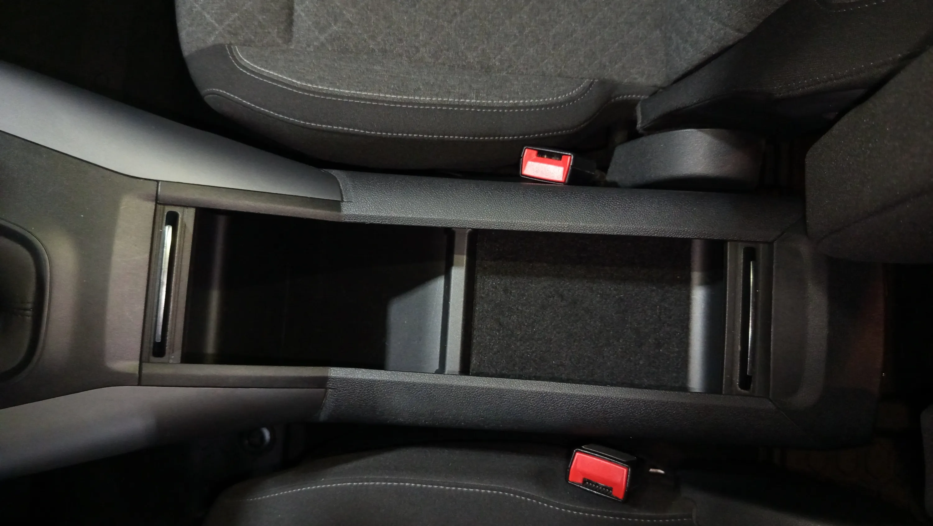 Opel Combo 1.5 Td MT6 €6.4 - foto 20