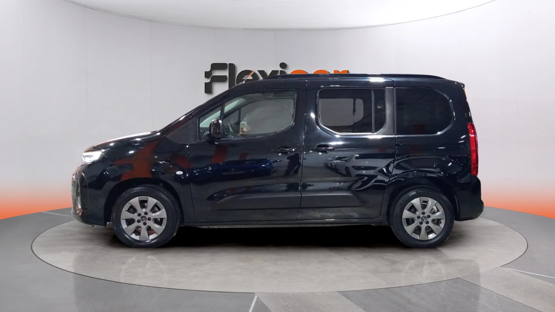 Opel Combo 1.5 Td MT6 €6.4 - foto 7