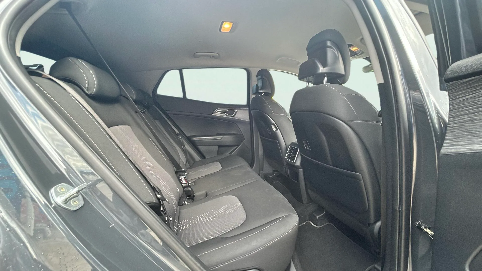 Kia Sportage 1.6 T-GDi Concept 4x2 - foto 14