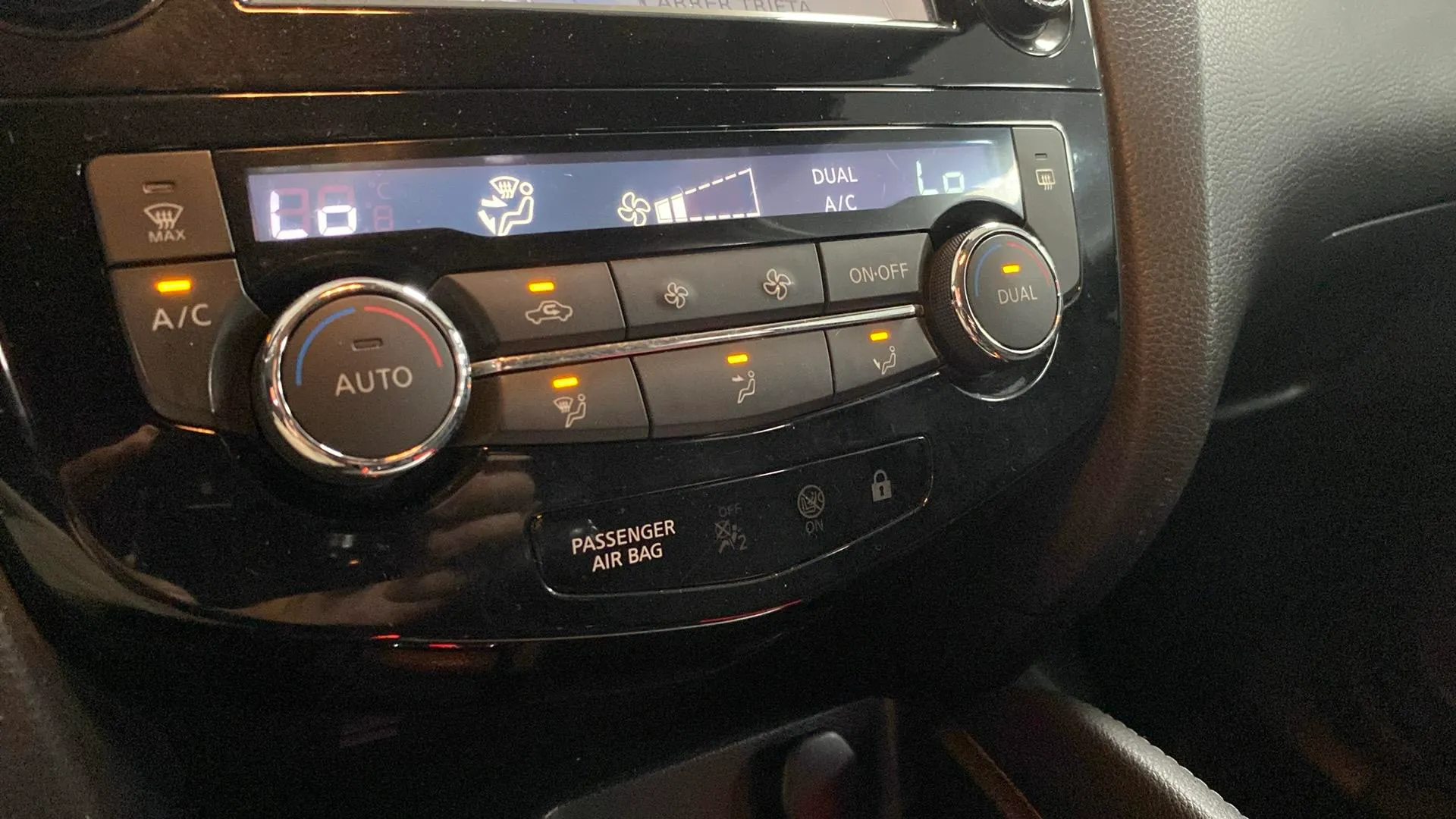 Nissan Qashqai 1.6dCi N-Connecta 4x2 - foto 17