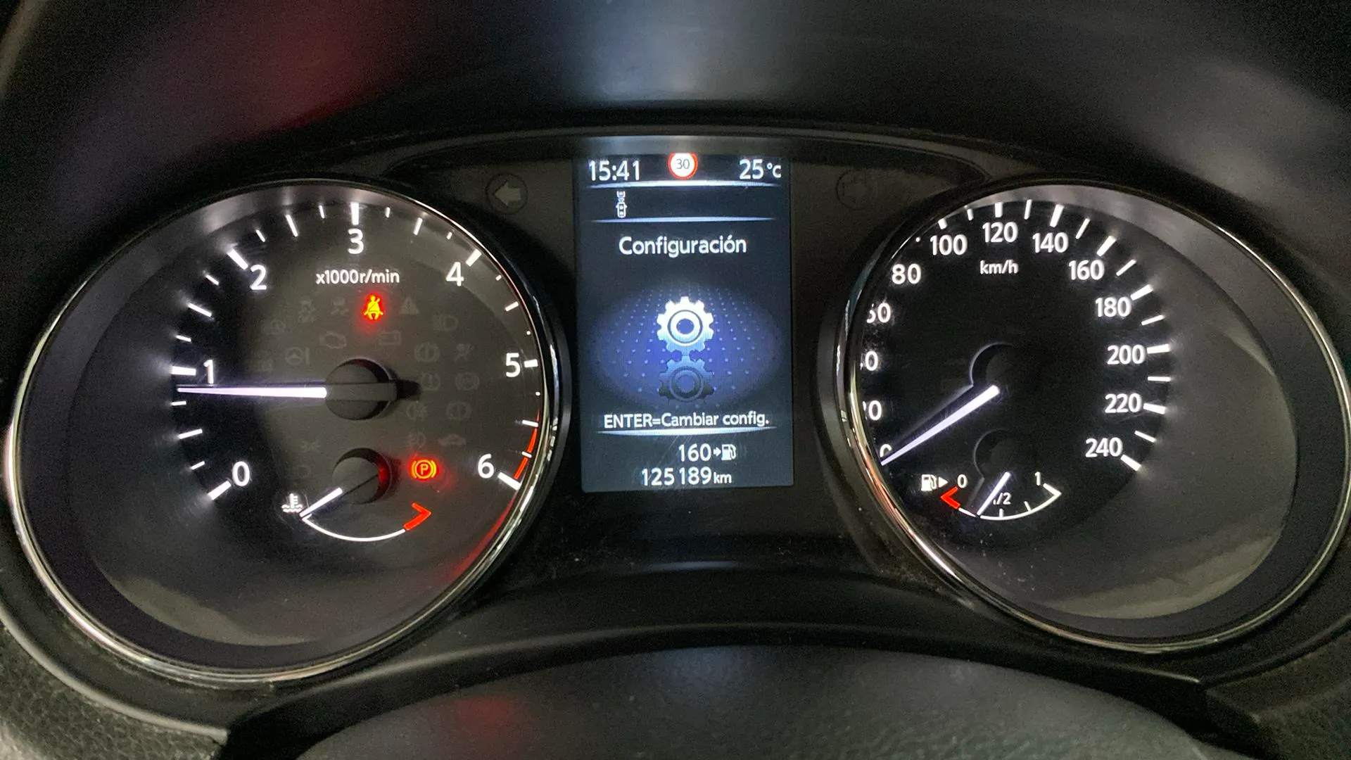 Nissan Qashqai 1.6dCi N-Connecta 4x2 - foto 9