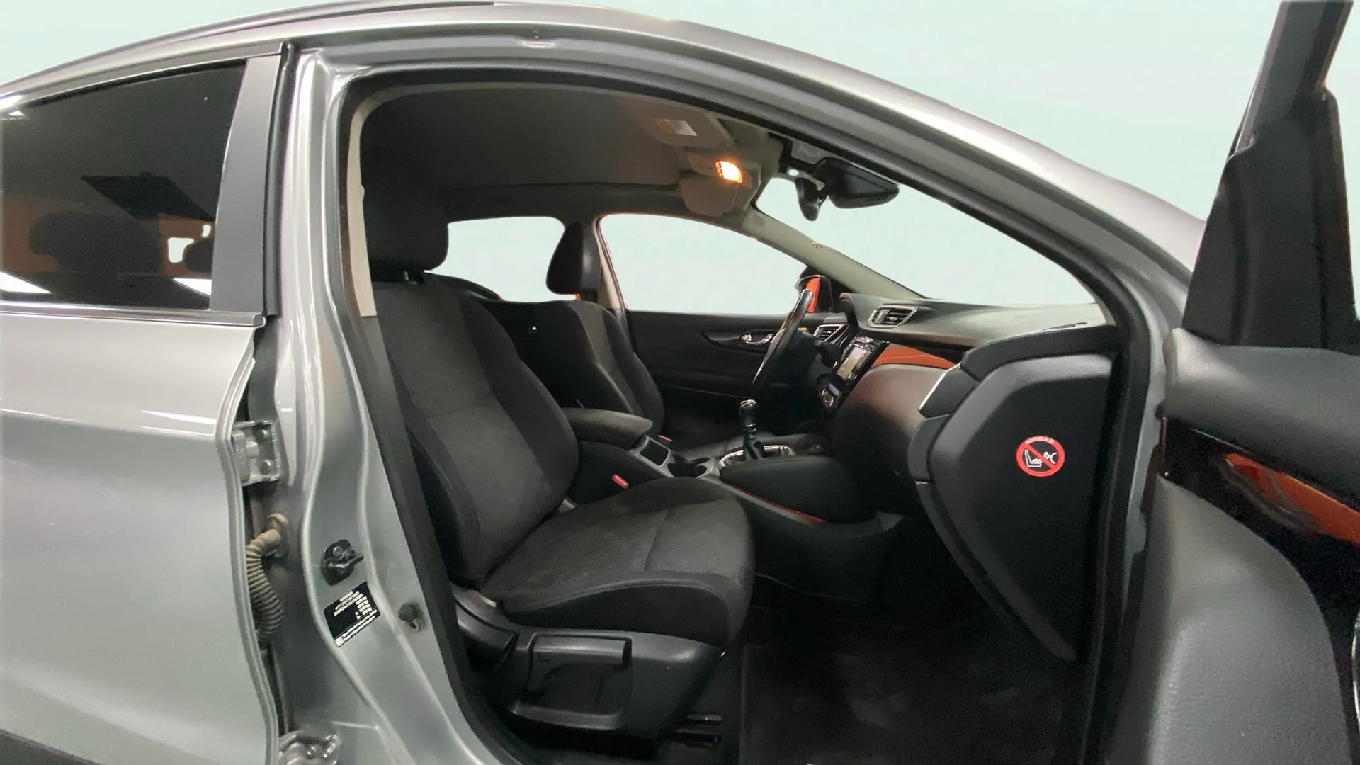 Nissan Qashqai 1.6dCi N-Connecta 4x2 - foto 21