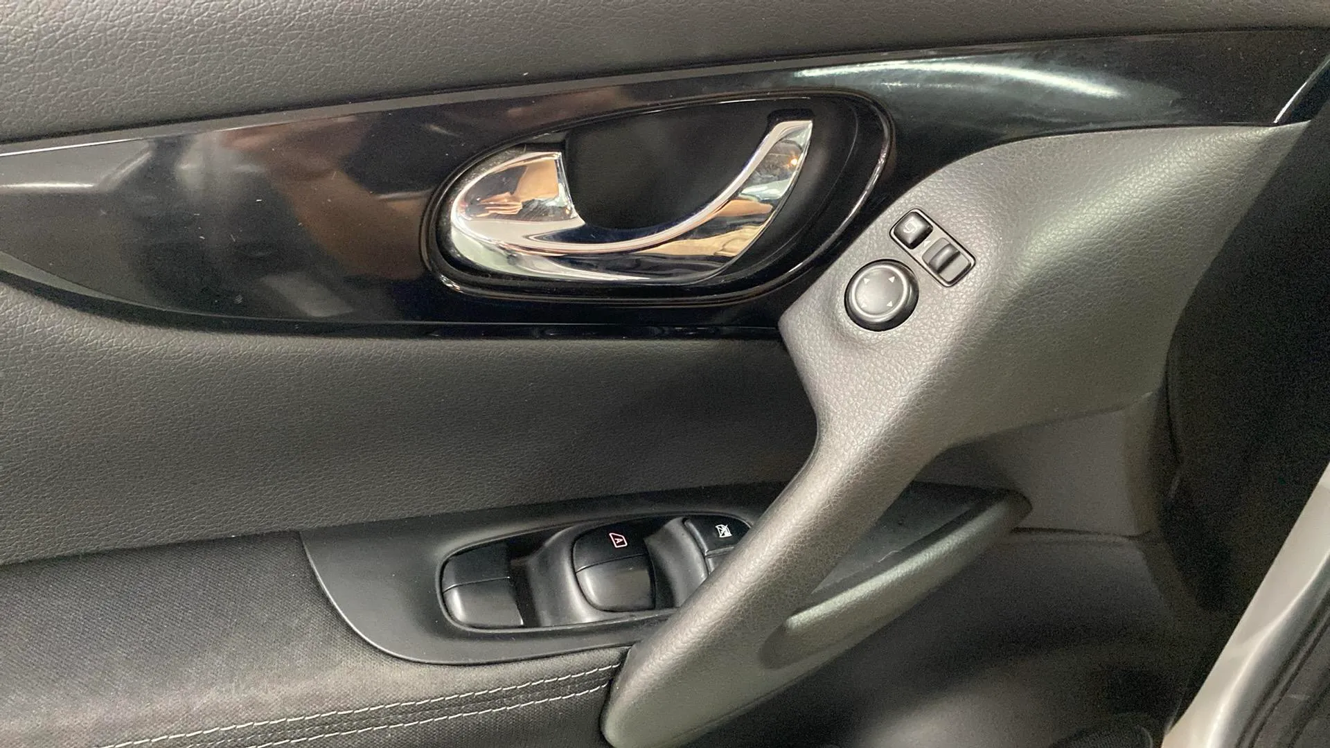 Nissan Qashqai 1.6dCi N-Connecta 4x2 - foto 12
