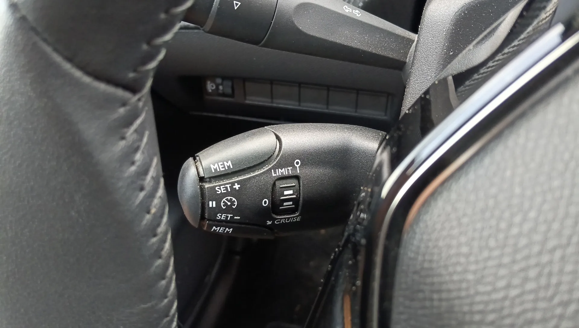 Peugeot 208 Allure Gasolina 100 - foto 17