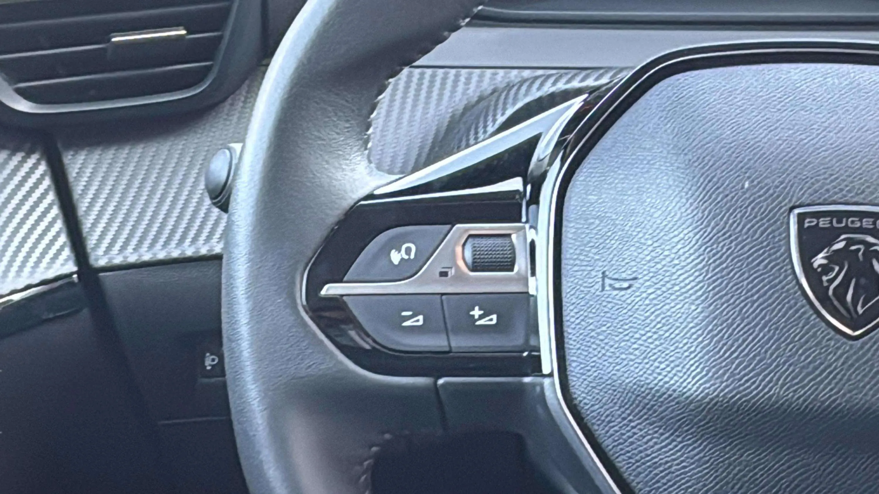 Peugeot 208 Allure Gasolina 100 - foto 17