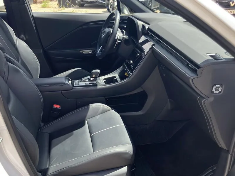 Lexus LBX 1.5 HEV Relax - foto 28