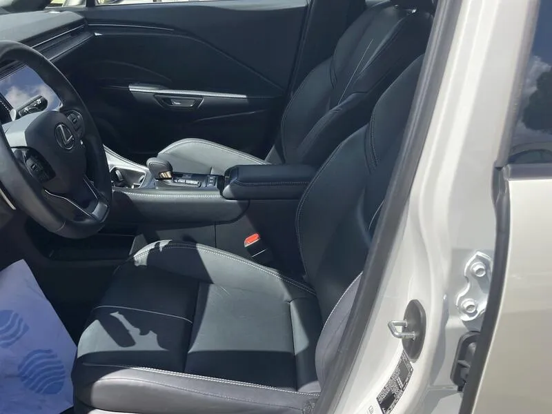 Lexus LBX 1.5 HEV Relax - foto 12