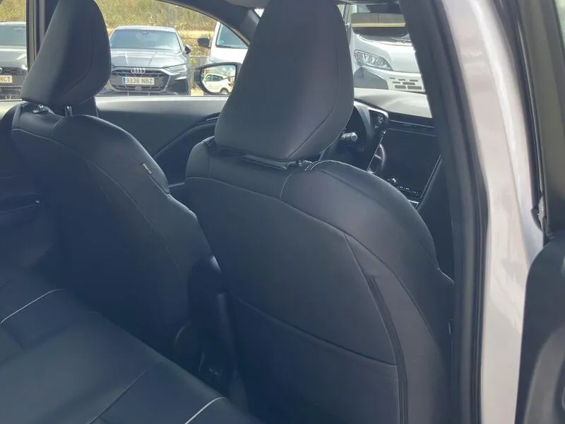 Lexus LBX 1.5 HEV Relax - foto 32