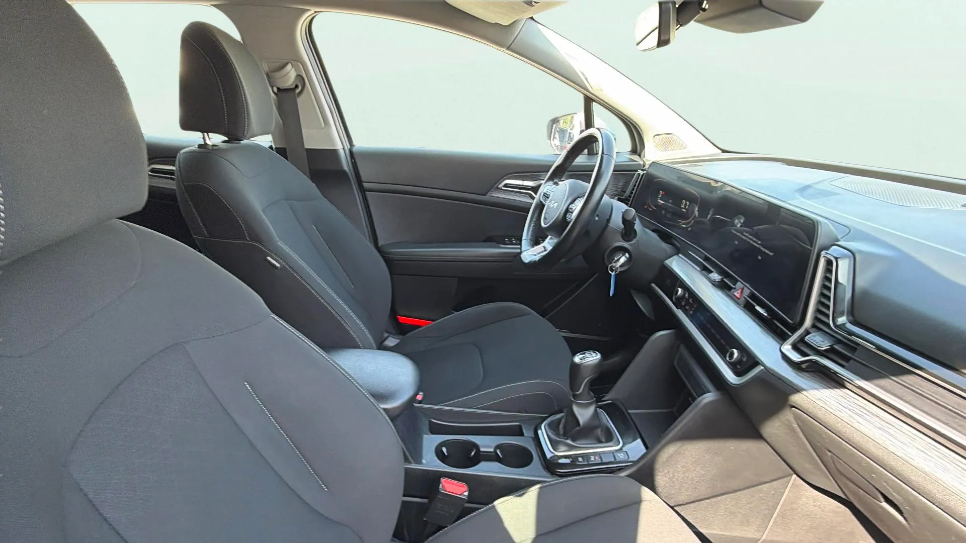 Kia Sportage 1.6 CRDi MHEV Business 4x2 - foto 18