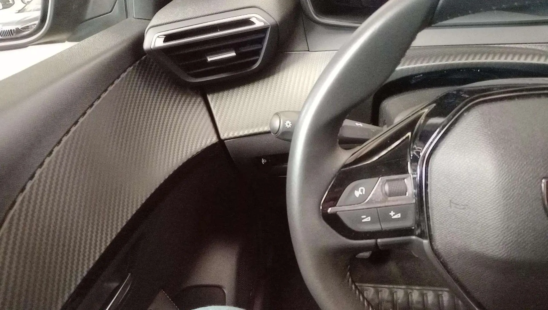 Peugeot 208 Allure Gasolina 100 - foto 9