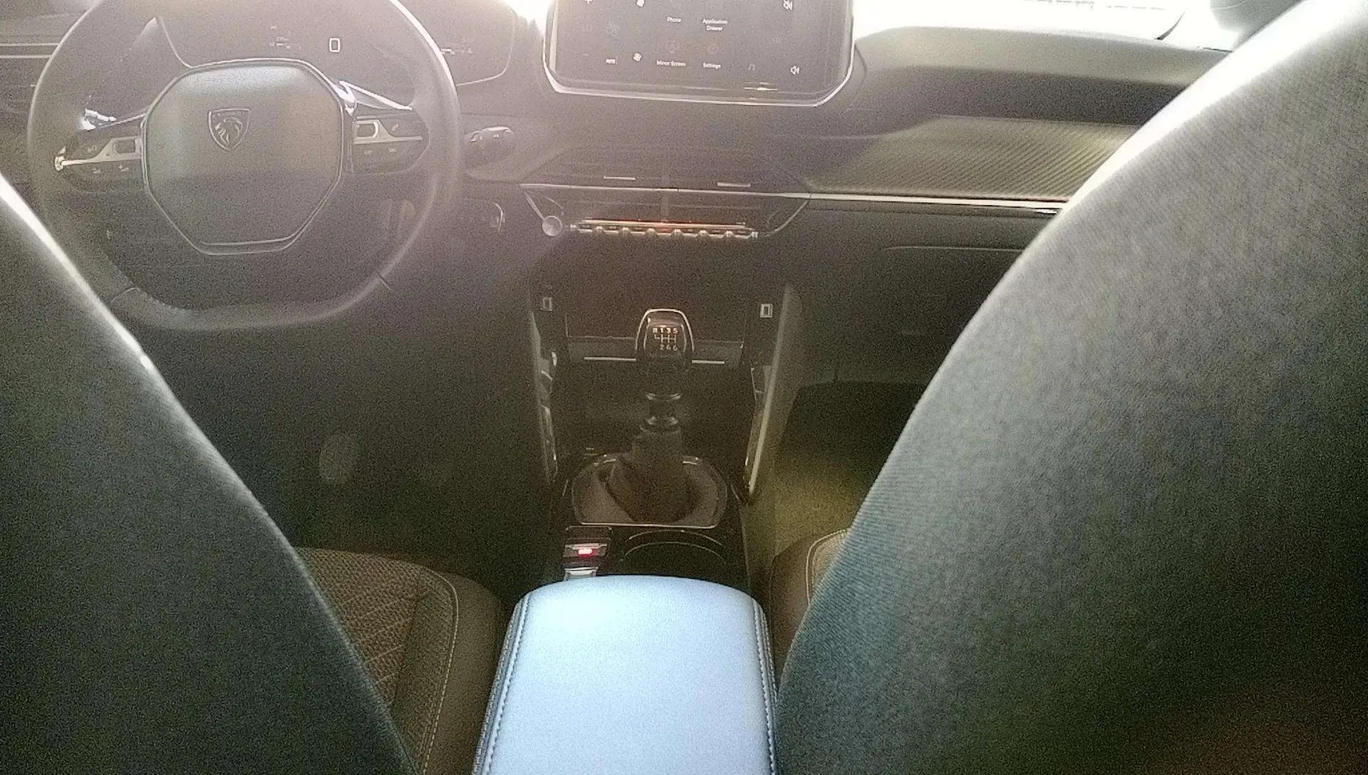 Peugeot 208 Allure Gasolina 100 - foto 12