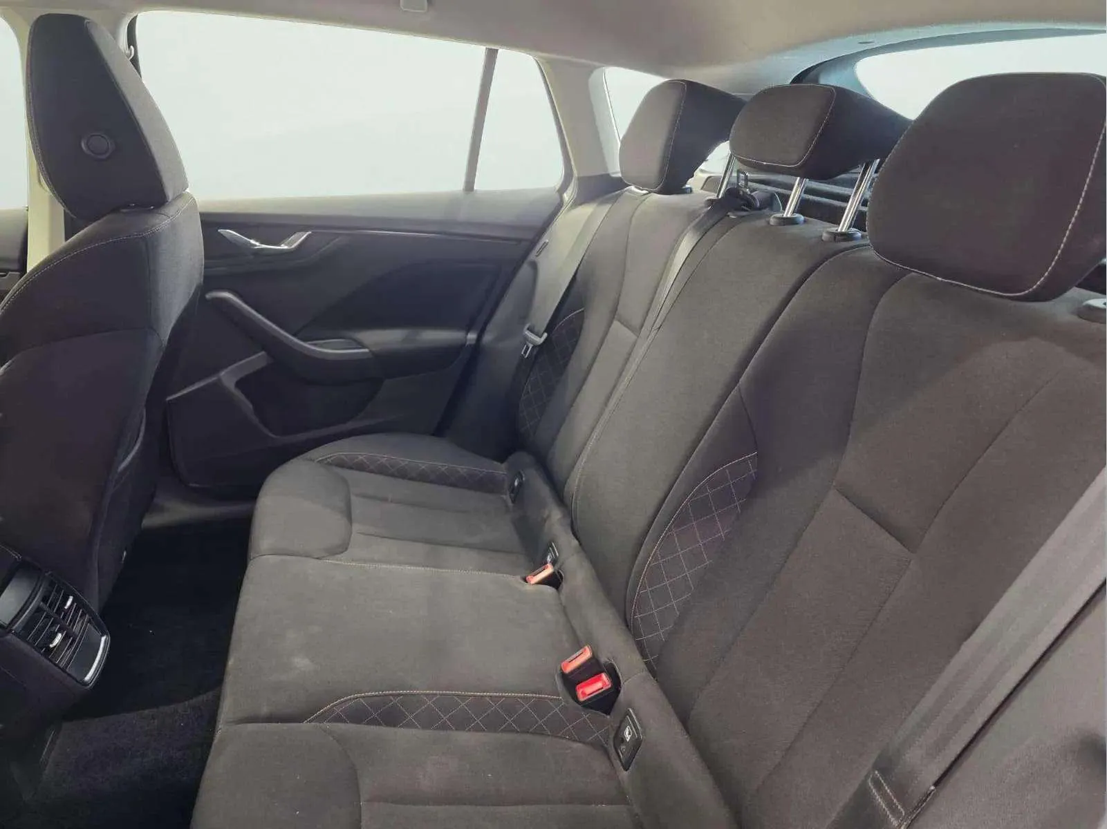 Škoda Scala 1.6 TDI Ambition - foto 16