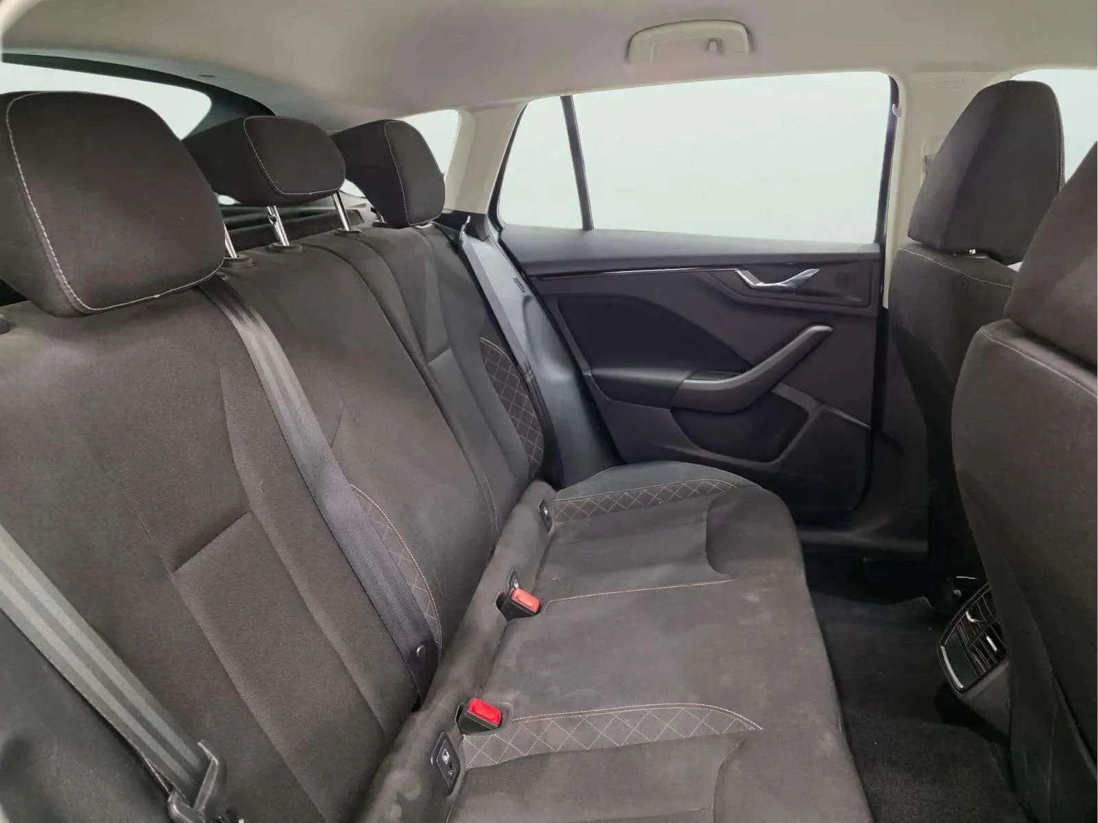 Škoda Scala 1.6 TDI Ambition - foto 14