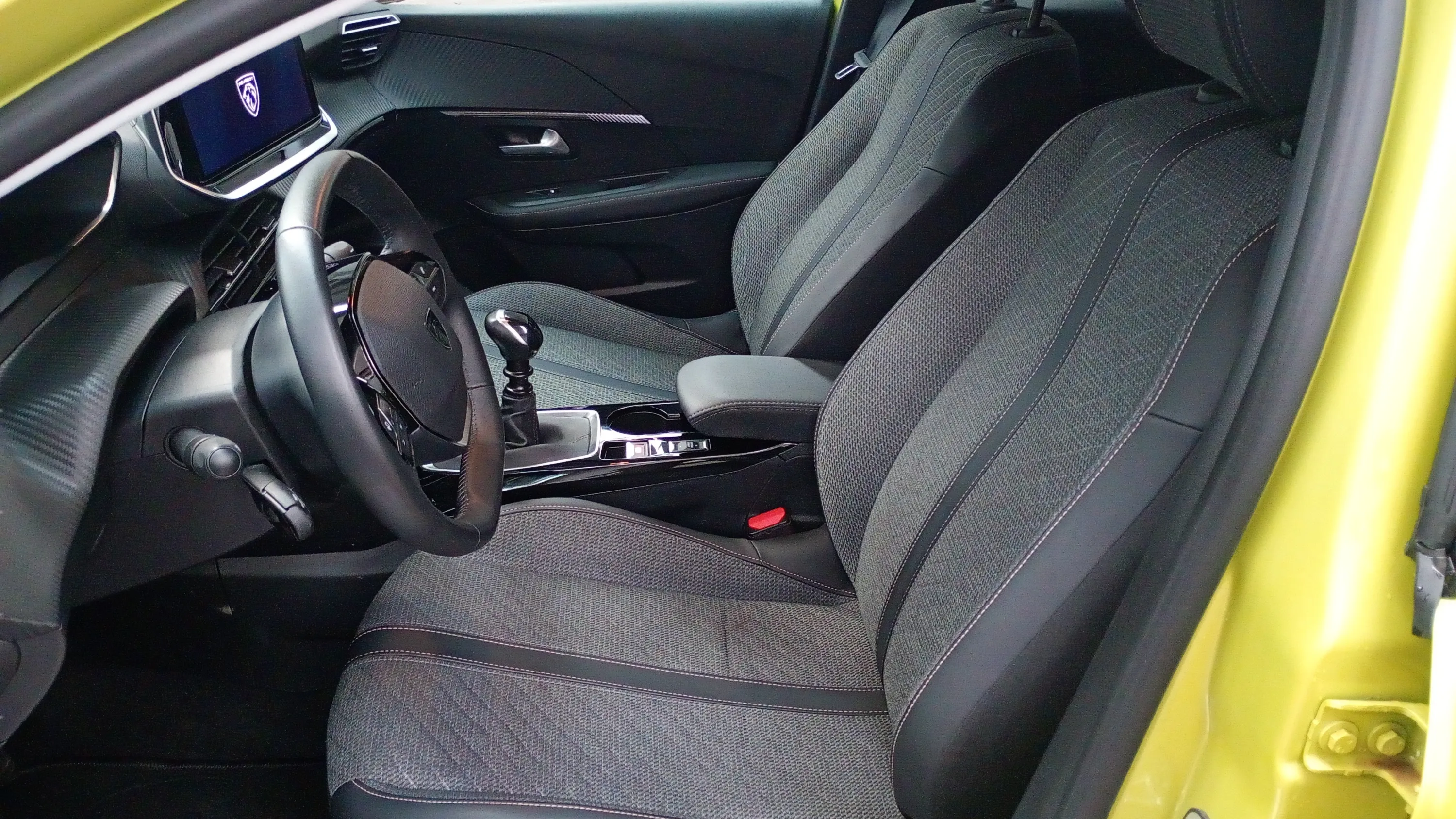 Peugeot 208 Allure Gasolina 100 - foto 16